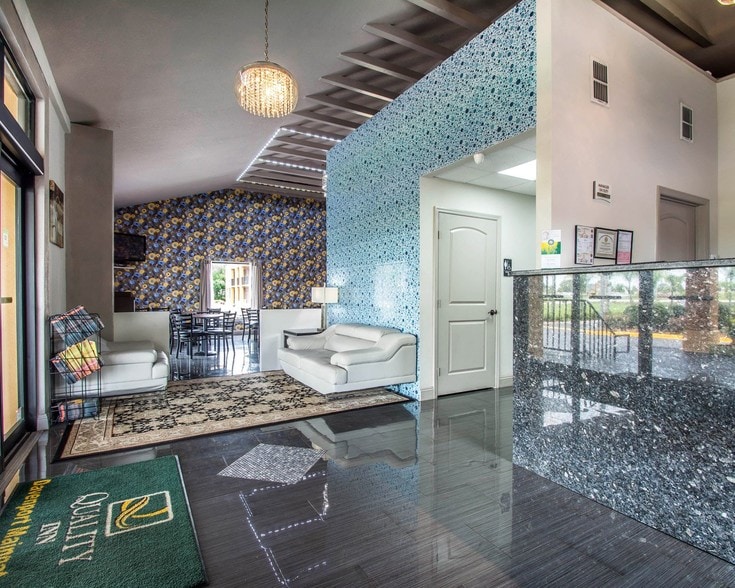 More Photos Of 44199 Highway 27 N, Davenport Hotel For Sale