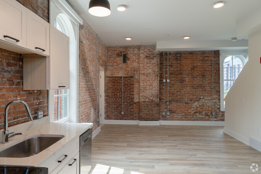 More Photos Of 204 High St, Buffalo Apartments For Sale