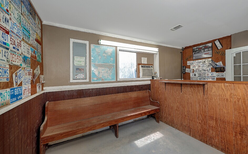 More Photos Of 23210 FM 1485, New Caney Service For Sale