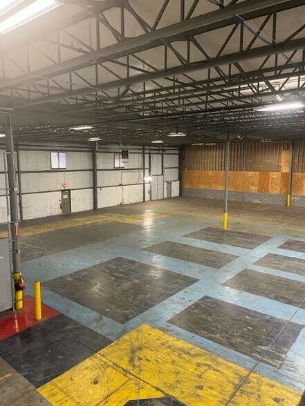 More Photos Of 500 Soho Dr, Adairsville Warehouse For Lease
