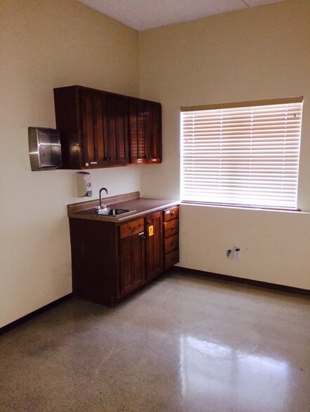 More Photos Of 9201 Dyer St, El Paso Storefront Retail Office For Lease