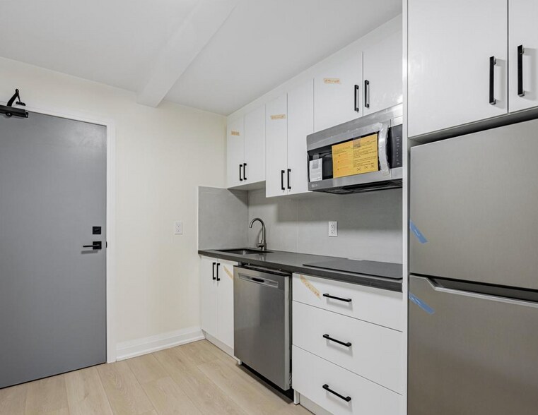 More Photos Of 36 Lindsay St S, Kawartha Lakes Apartments For Sale