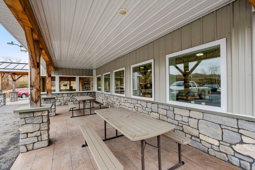More Photos Of 4144 Pennsylvania 147 Hwy, Herndon Supermarket For Sale