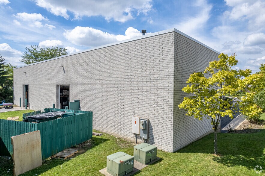 More Photos Of 75 Chancellor Dr, Roselle Industrial For Sale