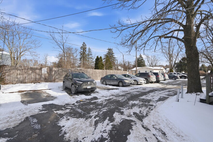 More Photos Of 630 Westmoreland Dr, Vernon Hills Apartments For Sale