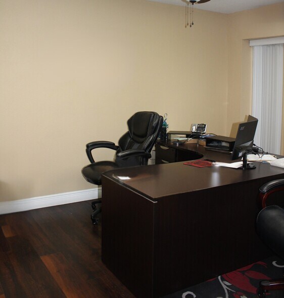 More Photos Of 605 W Brannen Rd, Lakeland Warehouse For Lease