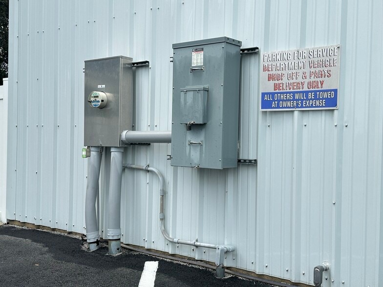 More Photos Of 875 N Cocoa Blvd, Cocoa Auto Dealership For Sale