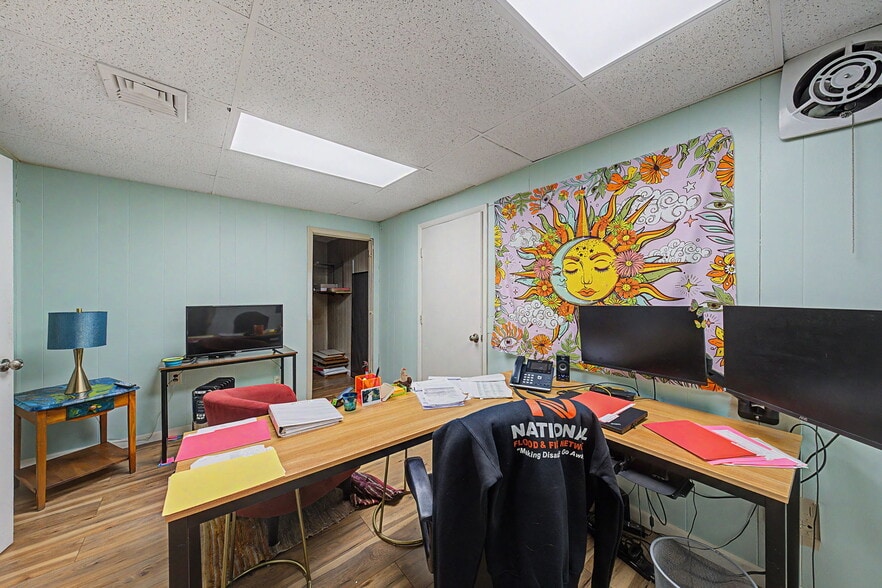 More Photos Of 23 Malcolm St, Morristown Industrial For Sale