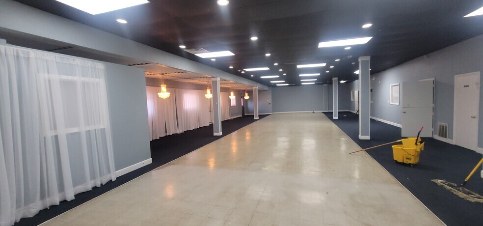 Primary Photo Of 3646-3678 Culebra Rd, San Antonio Unknown For Lease