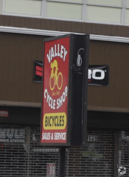 More Photos Of 139 Rt-59, Spring Valley Freestanding For Sale