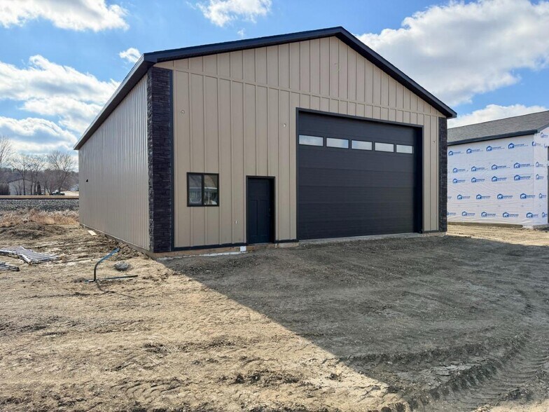 More Photos Of 367 Riverwood dr, Burlington Warehouse For Sale