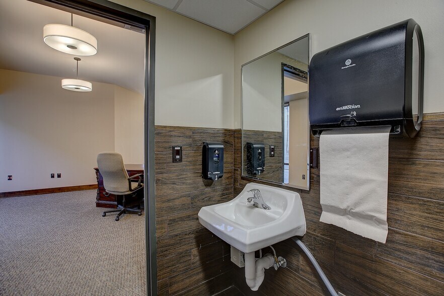 More Photos Of 810 S Rock St, Georgetown Apartments For Lease