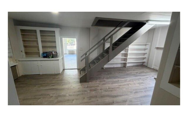 More Photos Of 174 Rockland Rd, Roscoe Flex For Sale