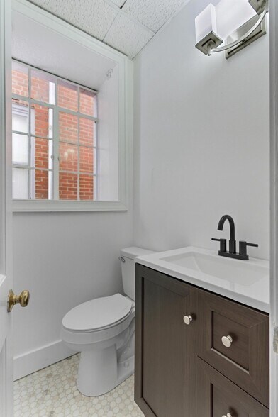 More Photos Of 61 Broad St, Charleston Office Residential For Lease