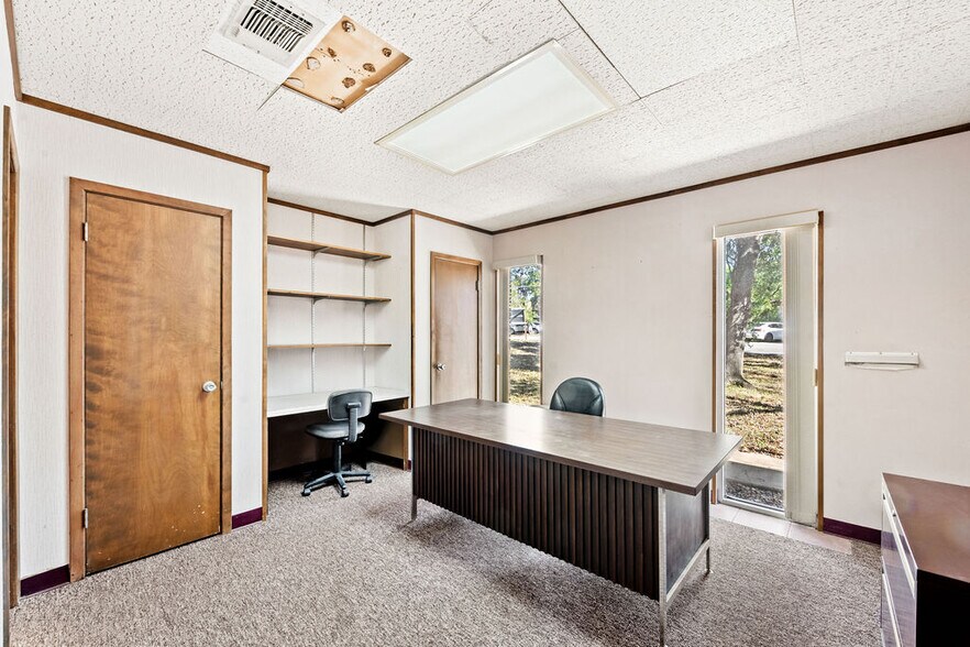 More Photos Of 715 W Hopkins St, San Marcos Daycare Center For Sale