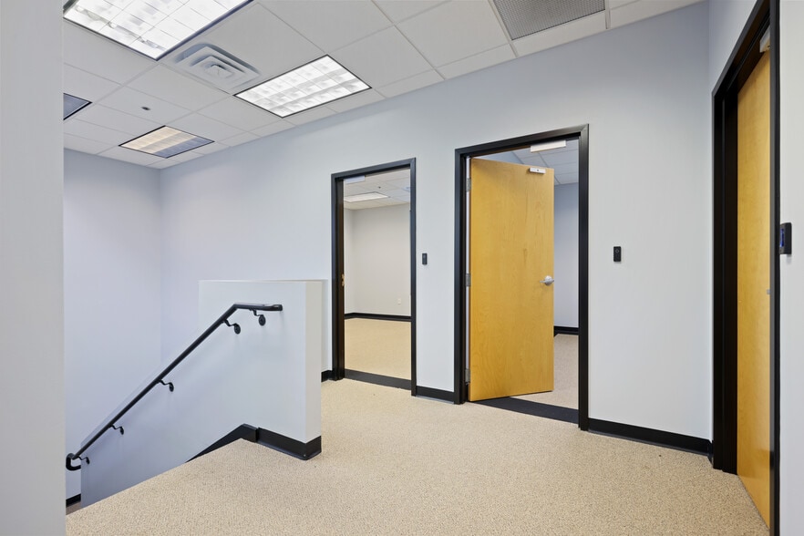 More Photos Of 1690 Roberts Blvd, Kennesaw Warehouse For Sale