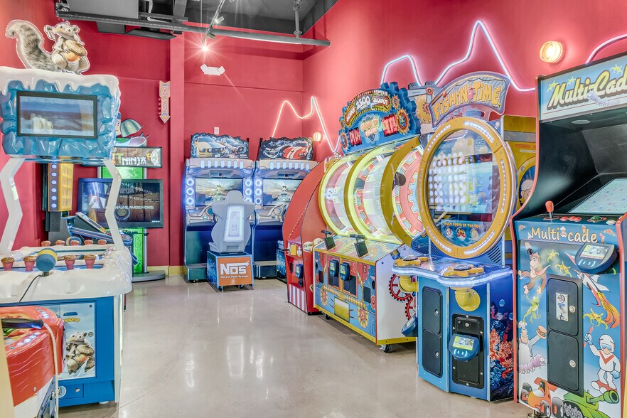 More Photos Of 2502 Highway 87, Navarre Specialty For Sale