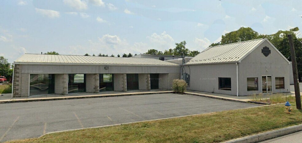 Primary Photo Of 28 E Main St, New Kingstown Coworking Space