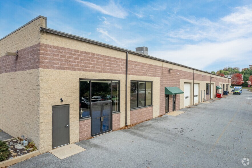 Primary Photo Of 520-538 Trestle Pl, Downingtown Light Manufacturing For Lease