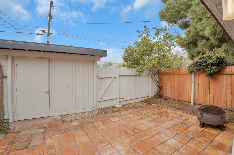 More Photos Of 425 Ford Rd, Costa Mesa Multifamily For Sale