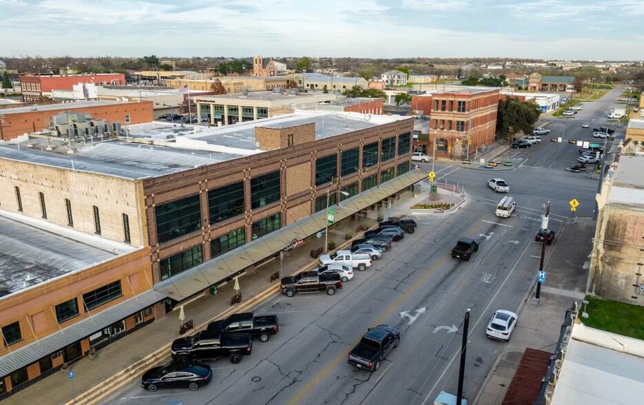 More Photos Of 120 W 2nd St, Taylor General Retail For Sale