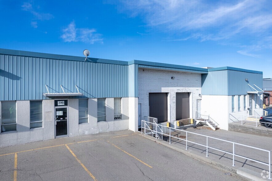 More Photos Of 800-850 Flint Rd, Toronto Manufacturing For Lease