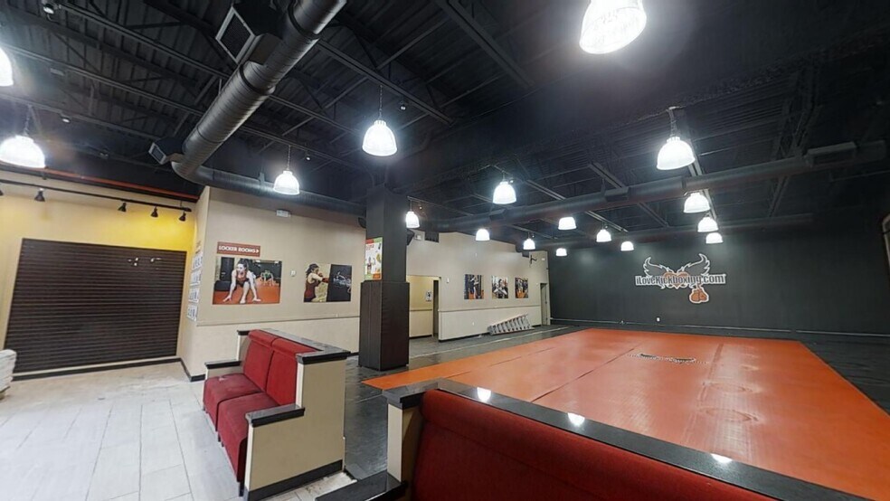 More Photos Of 3261-3267 Westchester Ave, Bronx Storefront Retail Office For Lease