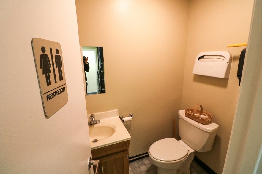 More Photos Of 160-166 W Pico Blvd, Los Angeles Apartments For Sale