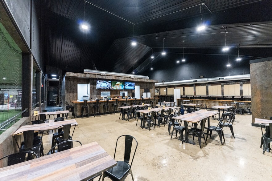 More Photos Of 1 Racquet Ln, Monroeville Sports And Entertainment For Lease