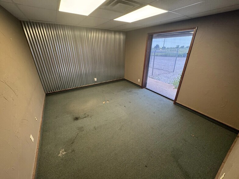 More Photos Of 10121 OK-54, Weatherford Industrial For Sale