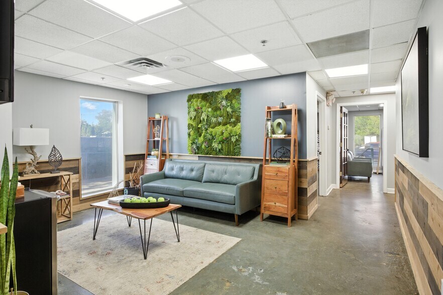 More Photos Of 4800 Joslyn Rd, Lake Orion Light Manufacturing For Sale