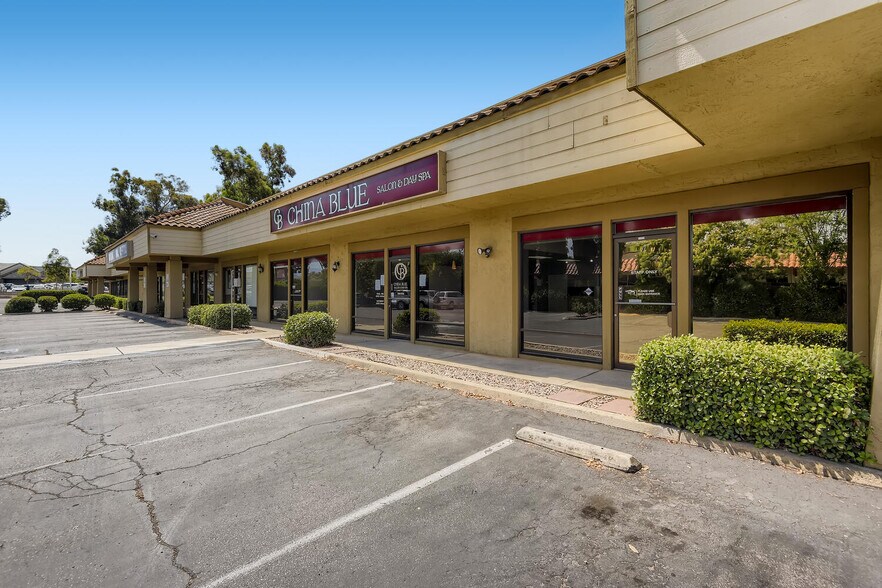 More Photos Of 1735 Main St, Ramona Freestanding For Lease