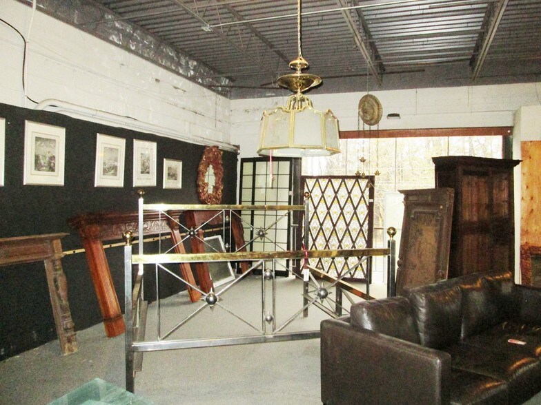 More Photos Of 4783 Peachtree Rd, Atlanta Freestanding For Sale