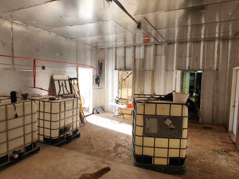 More Photos Of 20868 NE Townley Rd, Marlow Industrial For Sale