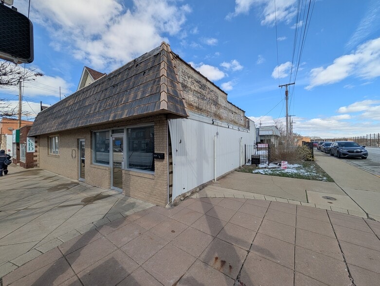 More Photos Of 1416-1418 Franklin St, Michigan City Storefront Retail Residential For Sale