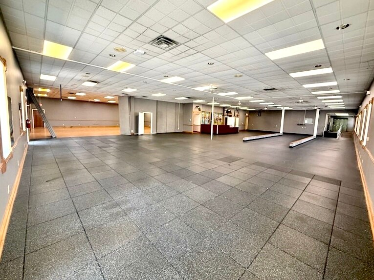 More Photos Of 3548 Western Ave, Connersville Mixed Retail For Sale