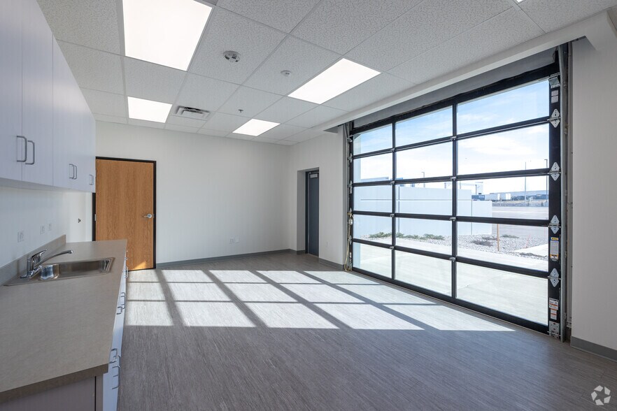 More Photos Of 20600 E 35th Dr, Aurora Industrial For Lease