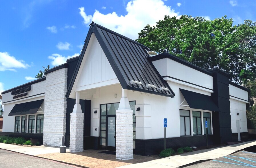 More Photos Of 106 Stribling Dr, Brookhaven Restaurant For Sale