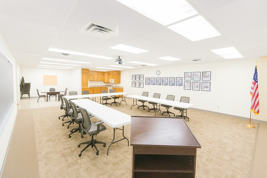 More Photos Of 900 Kraft Dr SE, Melrose Light Distribution For Lease