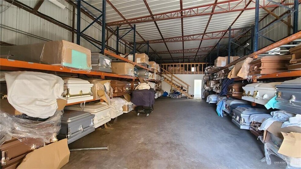More Photos Of 1237 W 2nd St, Mercedes Distribution For Sale