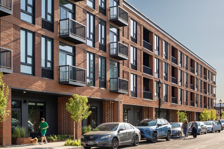 More Photos Of 492 NE 2nd St, Gresham Apartments For Lease