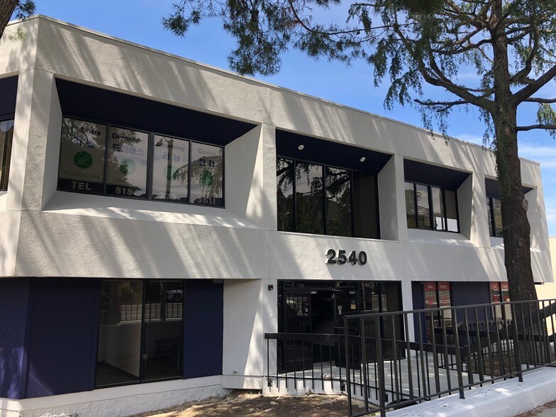 More Photos Of 2540 Foothill Blvd, La Crescenta Office For Lease
