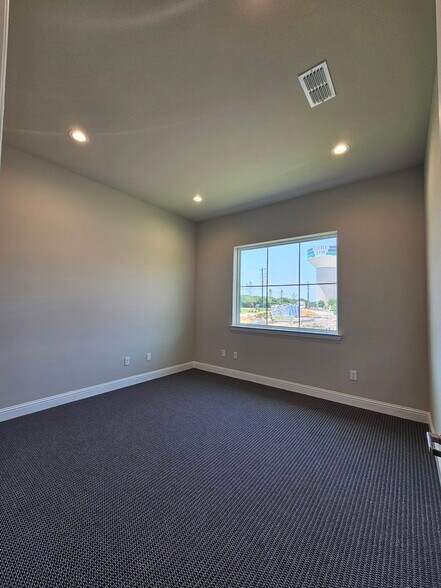 More Photos Of 2601 Little Elm Pky, Little Elm Office For Sale