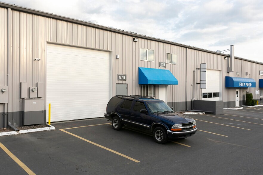 More Photos Of 12683-12689 NE Whitaker Way, Portland Manufacturing For Lease