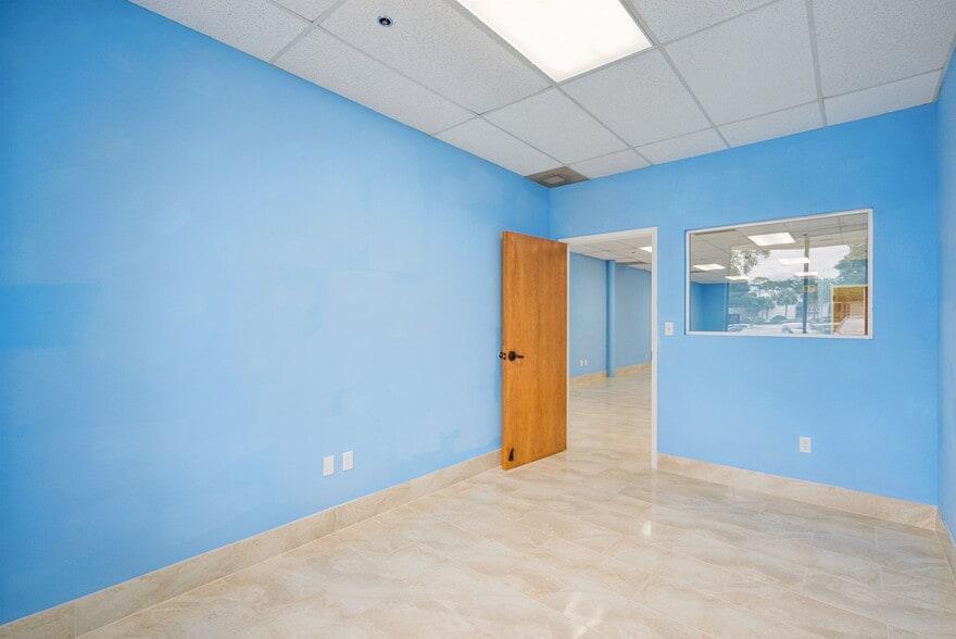 More Photos Of 925 S Semoran Blvd, Winter Park Office Residential For Sale