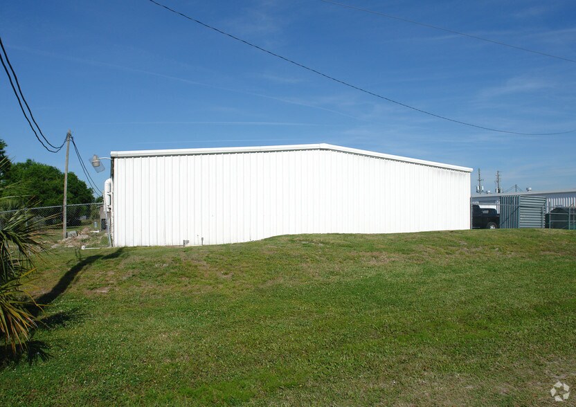 More Photos Of 1010-1028 Miller Dr, Altamonte Springs Warehouse For Lease