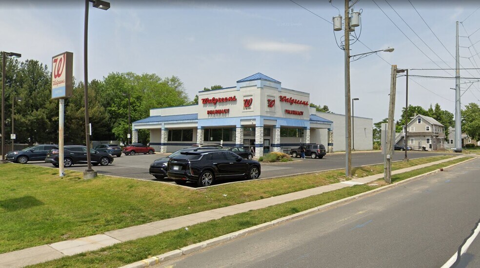 Primary Photo Of 2 N Virginia Ave, Penns Grove Drugstore For Lease