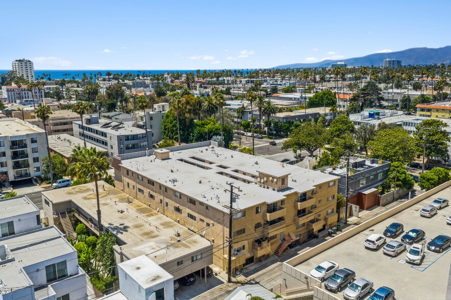 More Photos Of 1117 6th St, Santa Monica Apartments For Sale