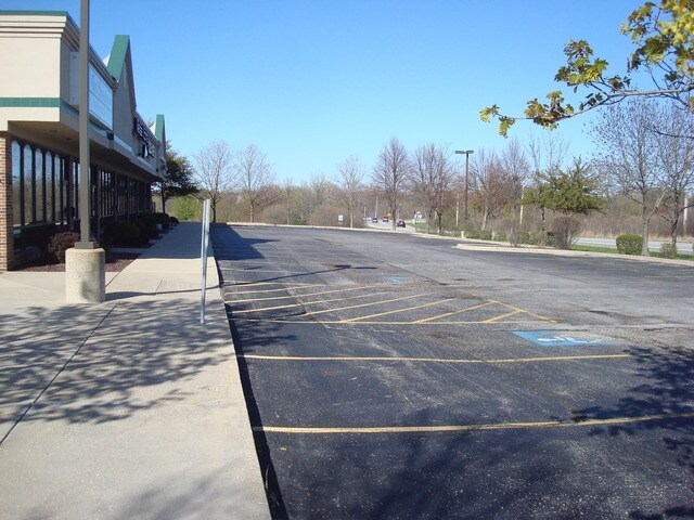 More Photos Of 11300-11314 W Southwest Hwy, Orland Park Storefront Retail Office For Lease