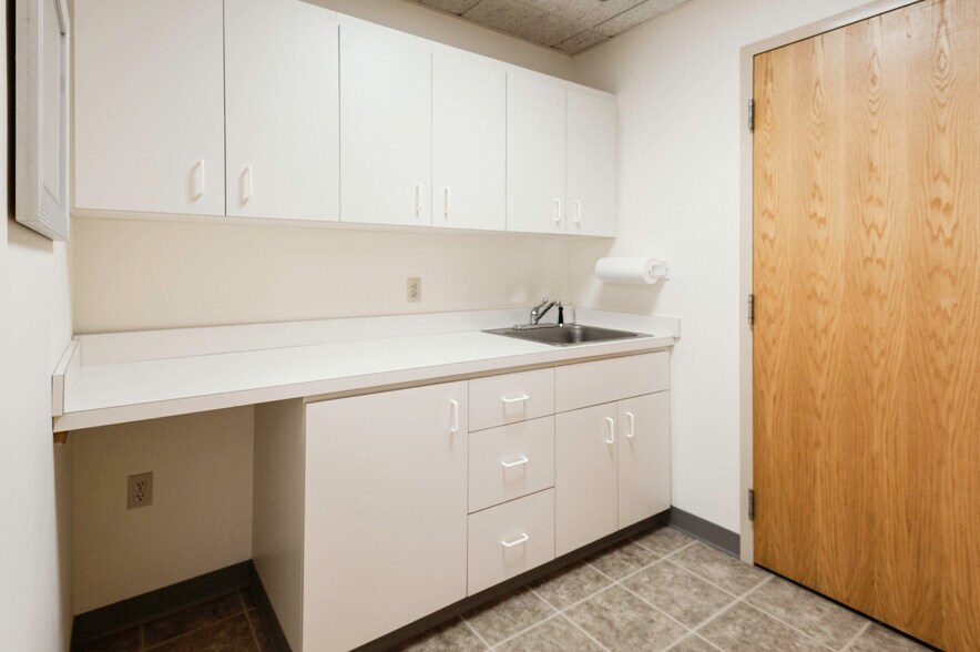 More Photos Of 333 North Ave, Wakefield Office For Lease